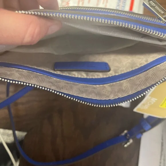 Michael Kors new with tags - Picture 9 of 16